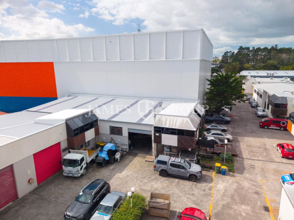 Affordable Portage Road Space | 350m²