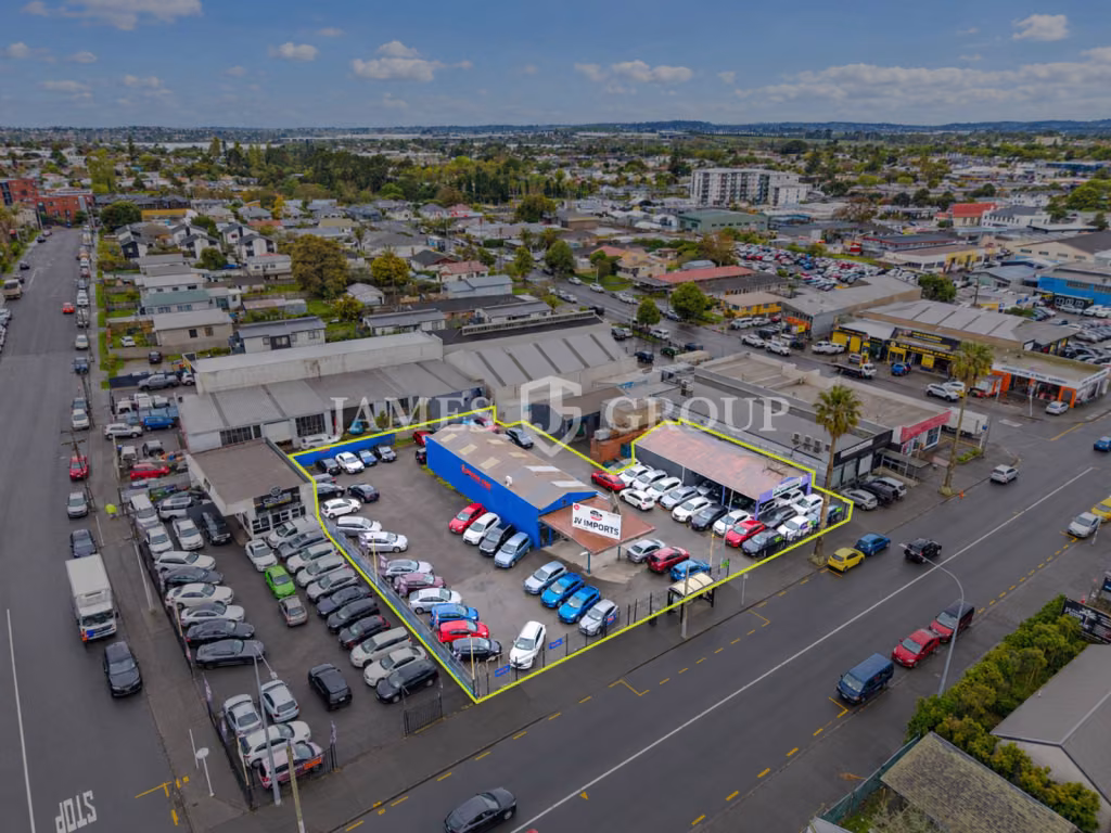 Prime Car Yard | 1,748 Sqm Yard/office/workshop