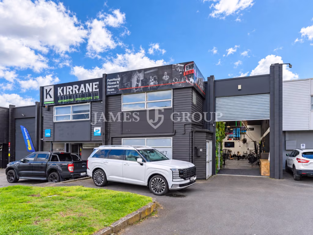Road Front And Refurbished In Howick!