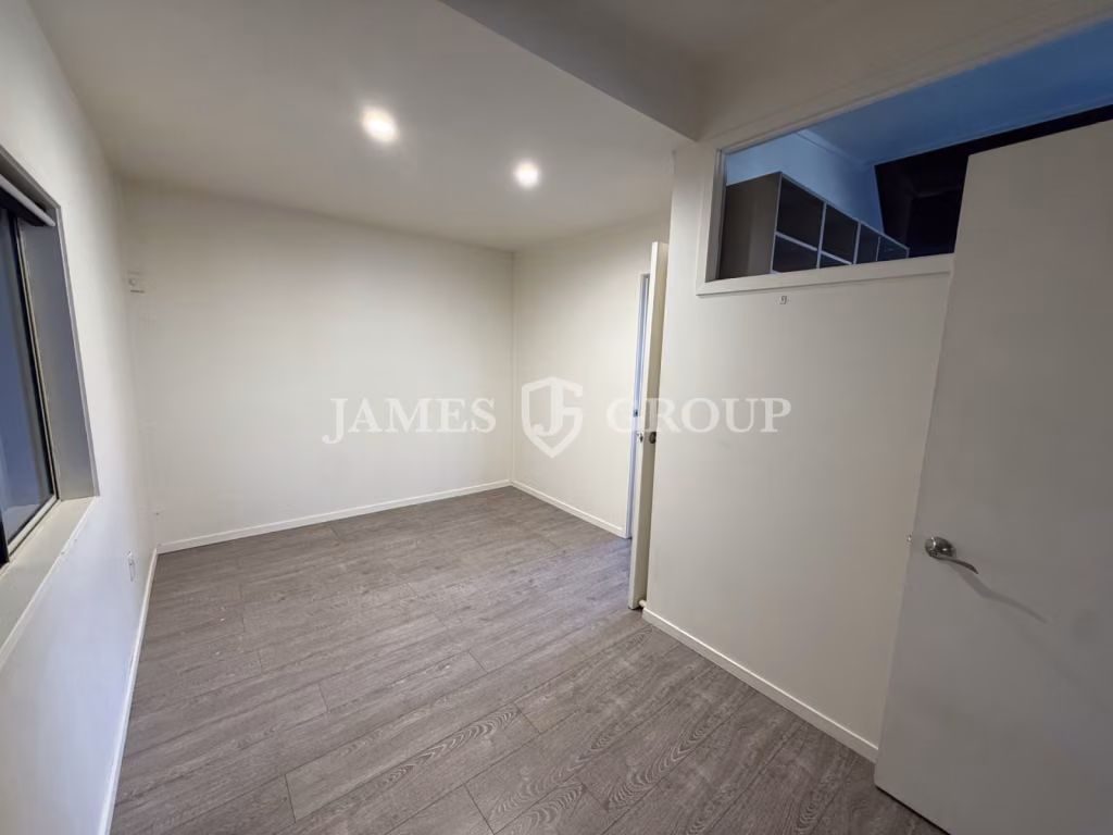 Affordable Portage Road Space | 350m²