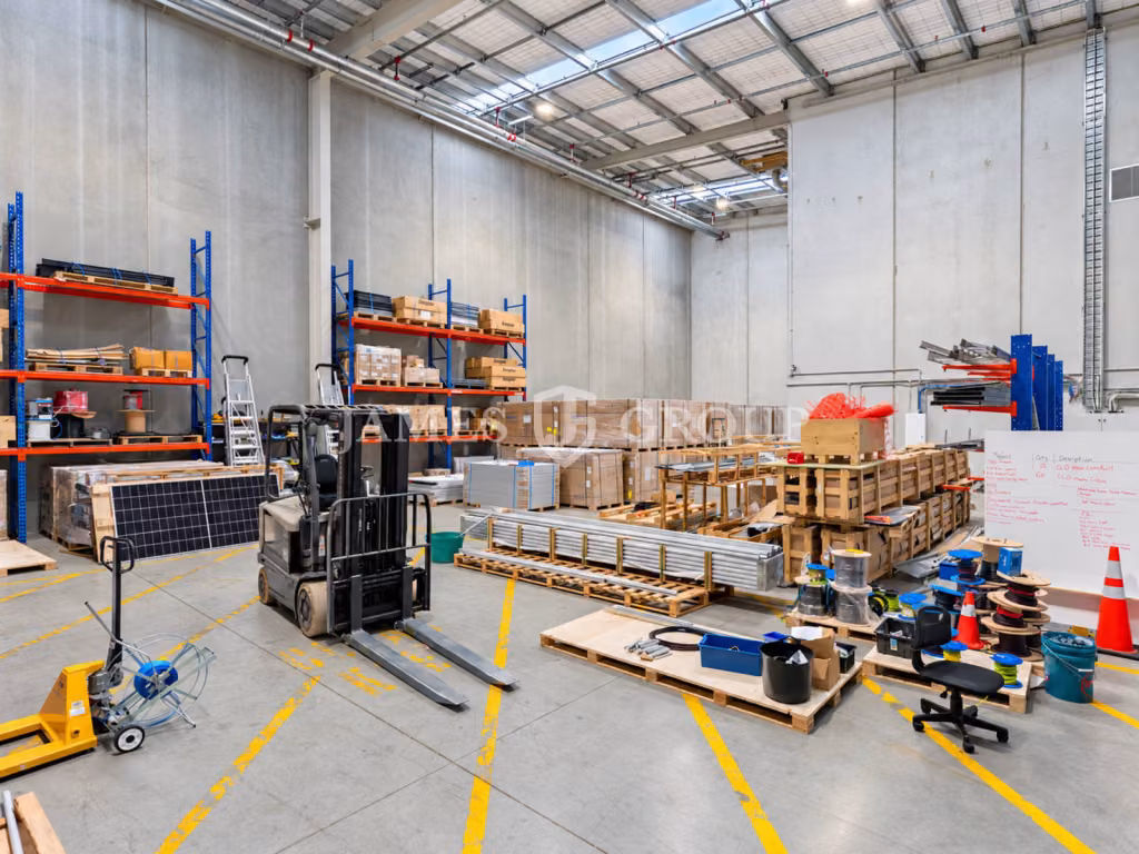 Secure A-grade 485m² Unit With Container Pad