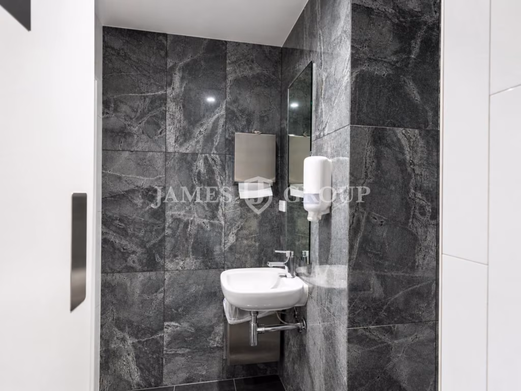 Top Floor Character In Freemans Bay