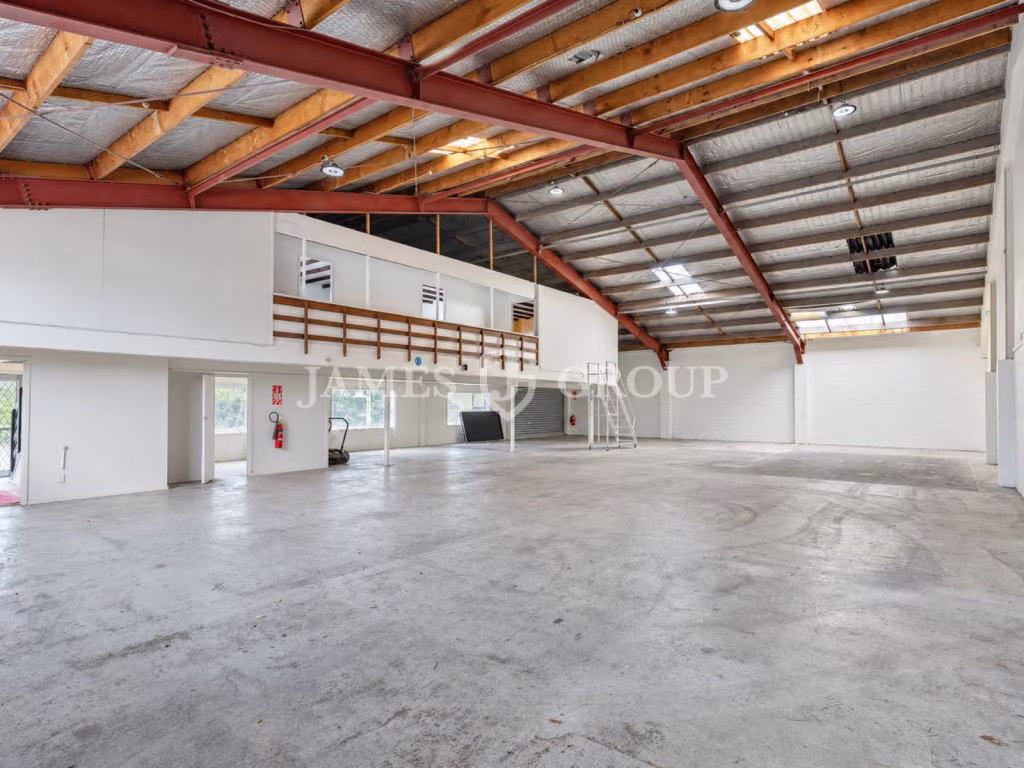 435m² Henderson Industrial | 100 Amp Power Supply
