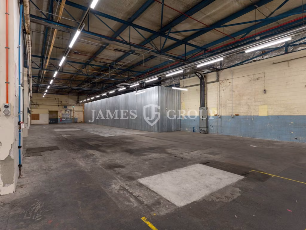 784m² Warehouse + 2,500m² Yard – High Power Site