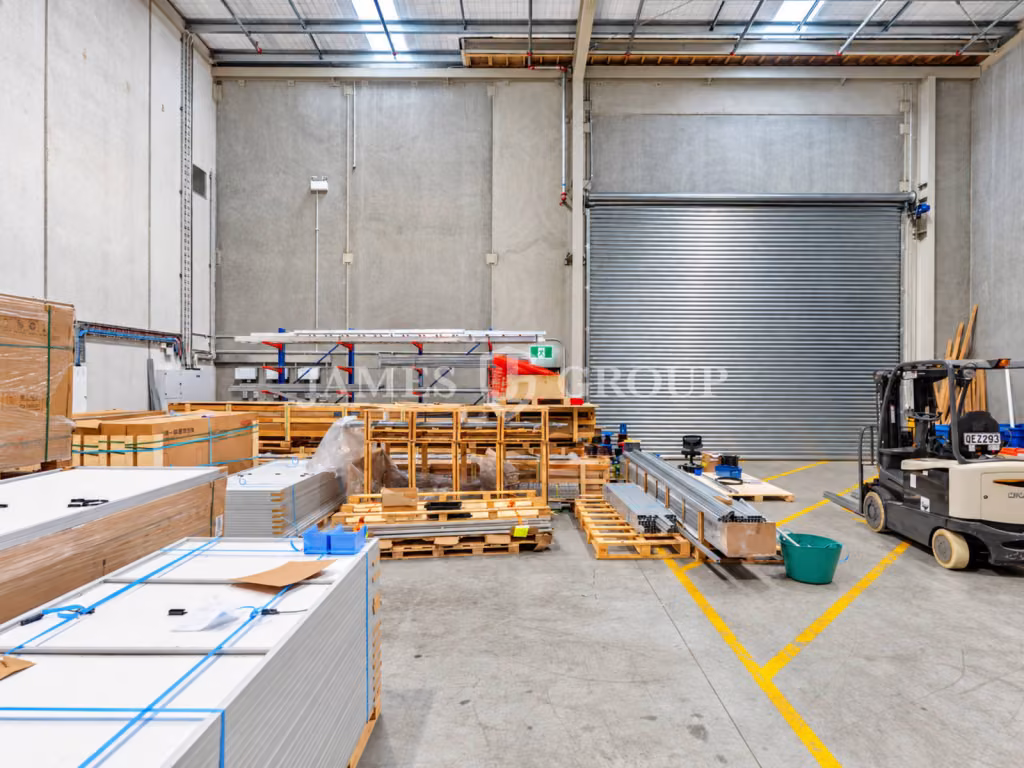 Secure A-grade 485m² Unit With Container Pad