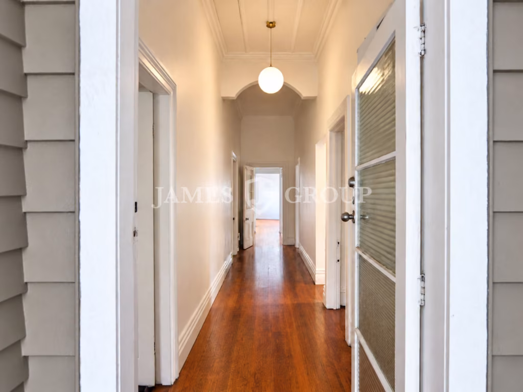 Six-room Character Villa In Sought-after Ponsonby