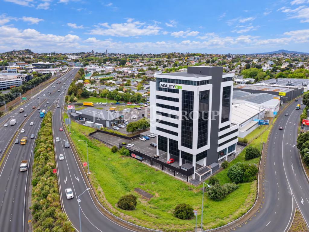 215m² Ellerslie Office With Existing Fit Out