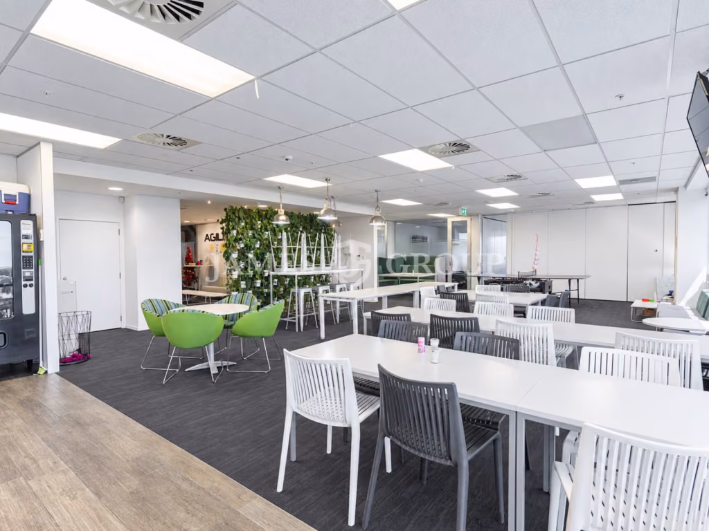 215m² Ellerslie Office With Existing Fit Out